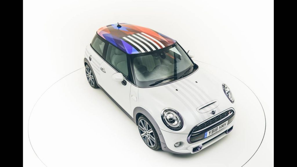 Το σπέσιαλ Mini για το γάμο του πρίγκιπα Harry και της Meghan Markle